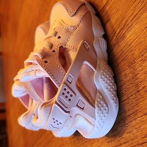 NIKE Pink Huaraches